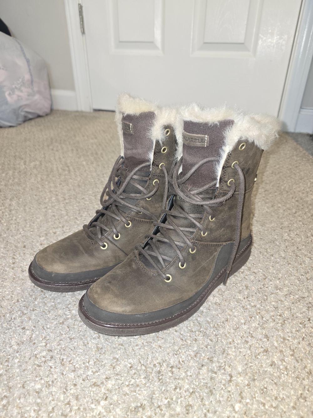 Merrell Women's Waterproof Espresso Brown Boot Size 6.5